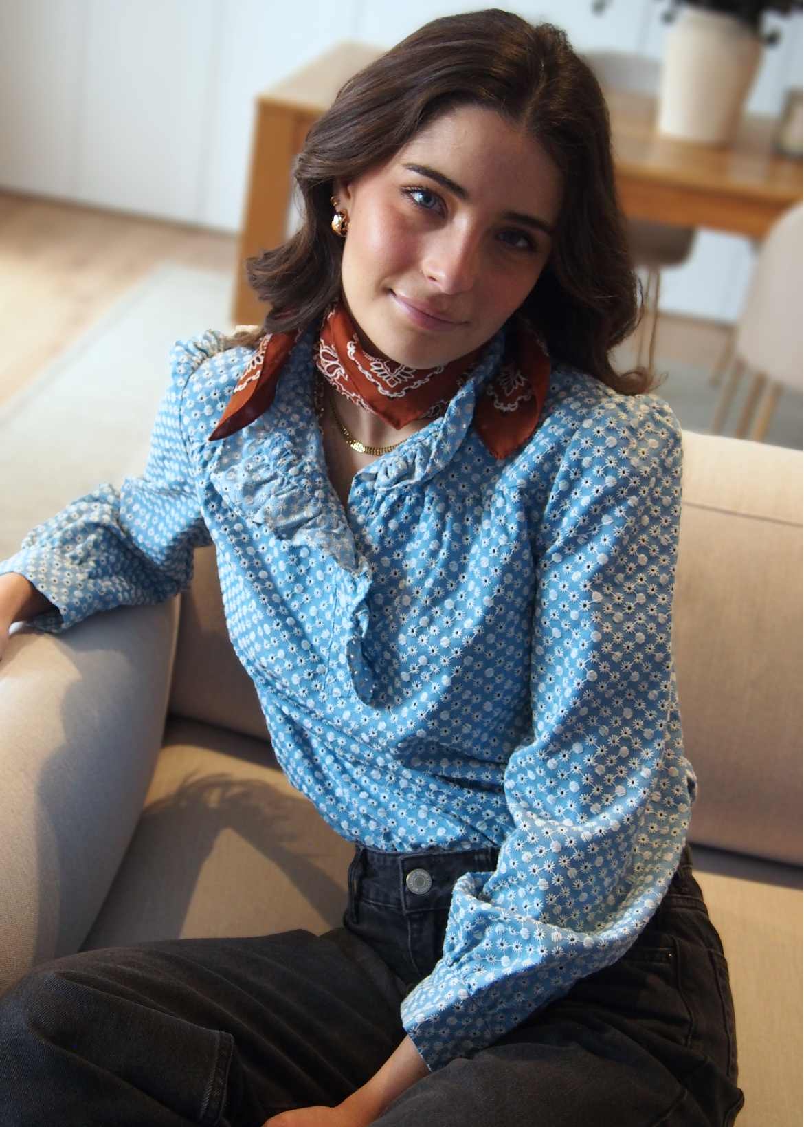 blusa denim bordado azul