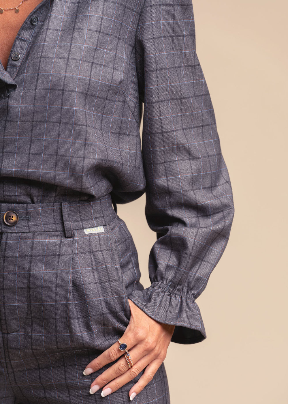 blusa plaid cuadros grises
