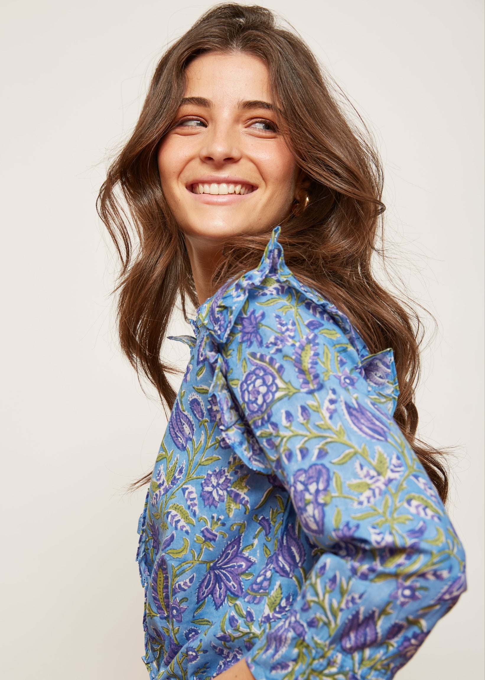 camisa estampado floral turquesa