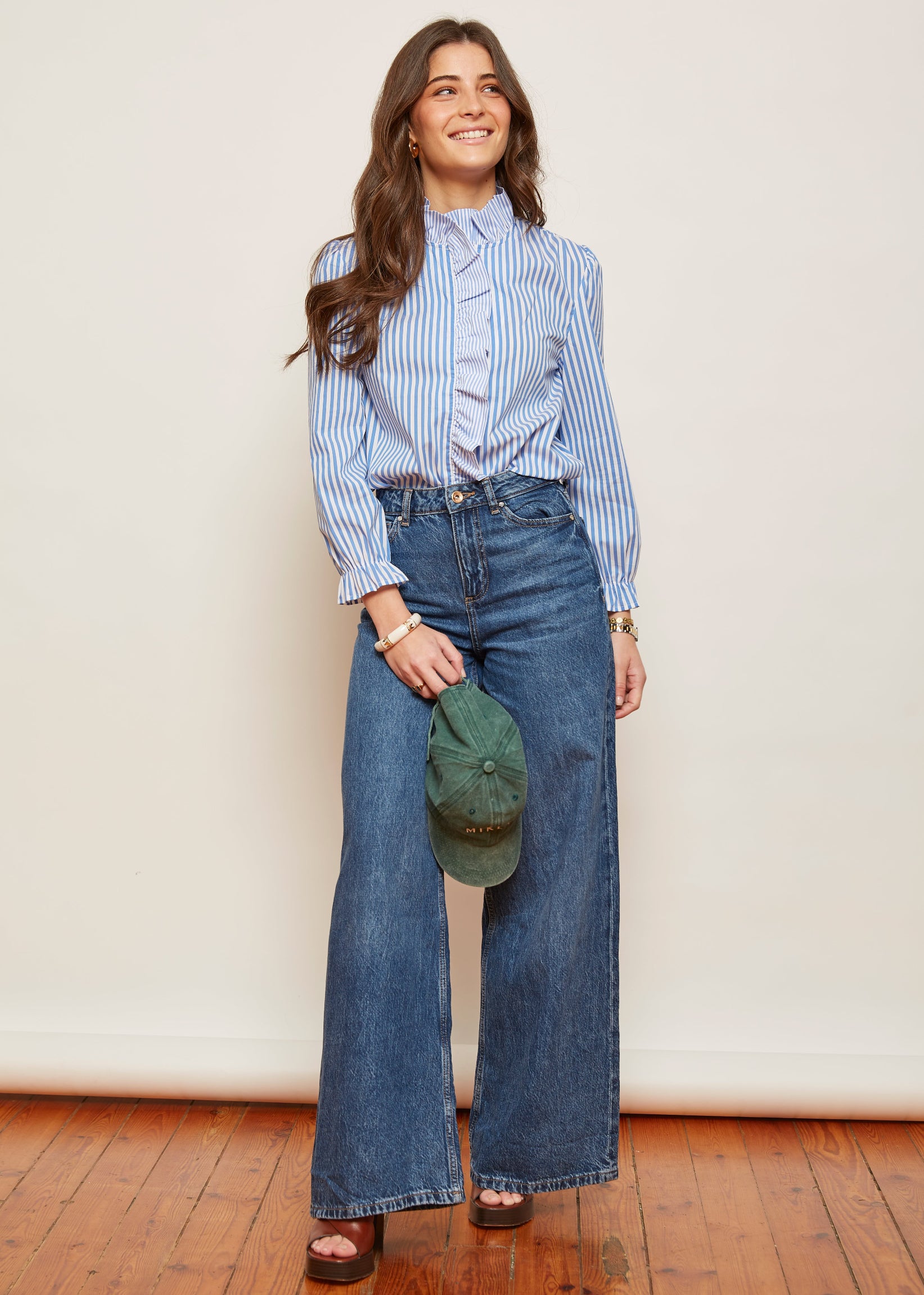 camisa lucia rayas azules volantes