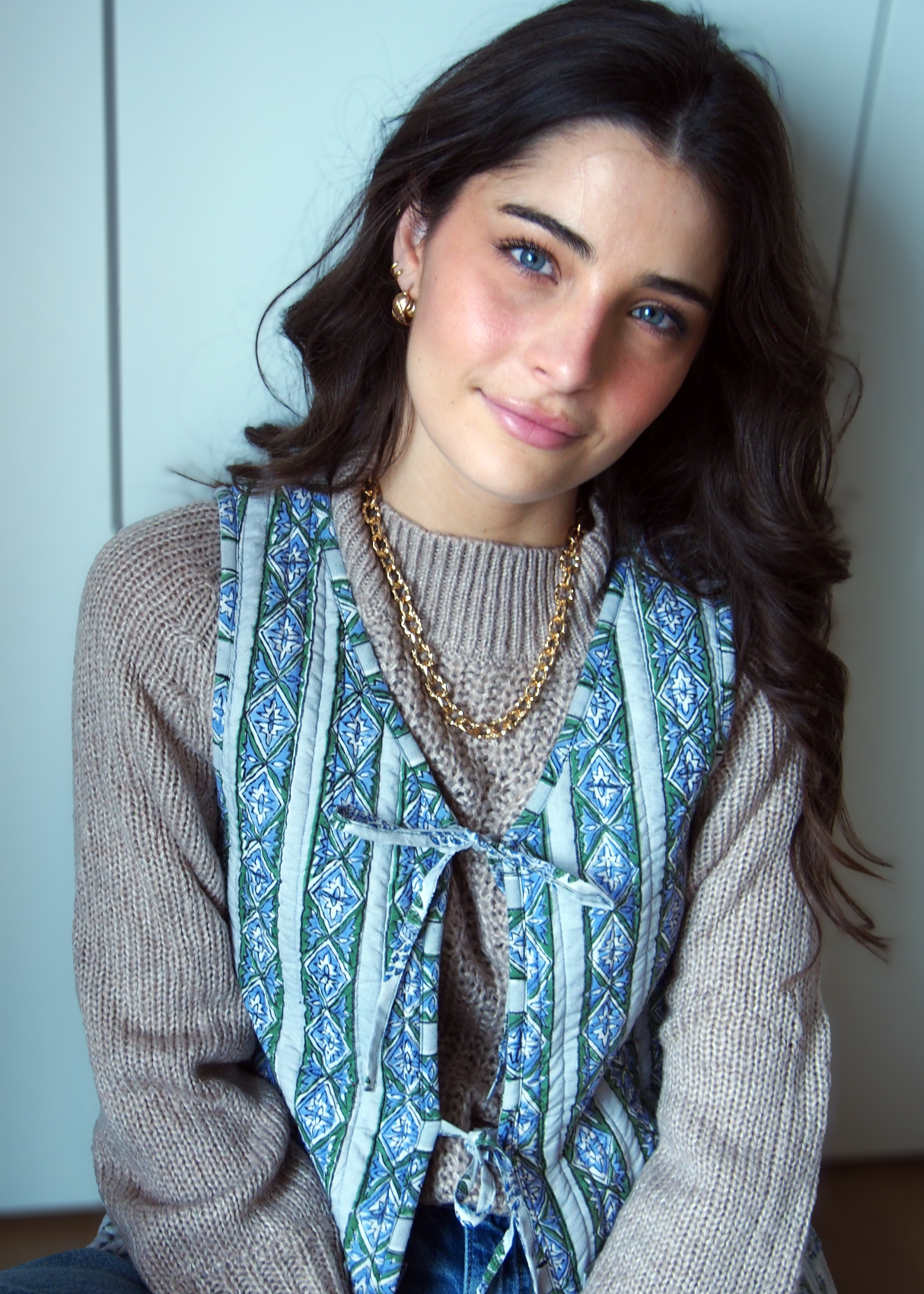 chaleco acolchado estampado lazos