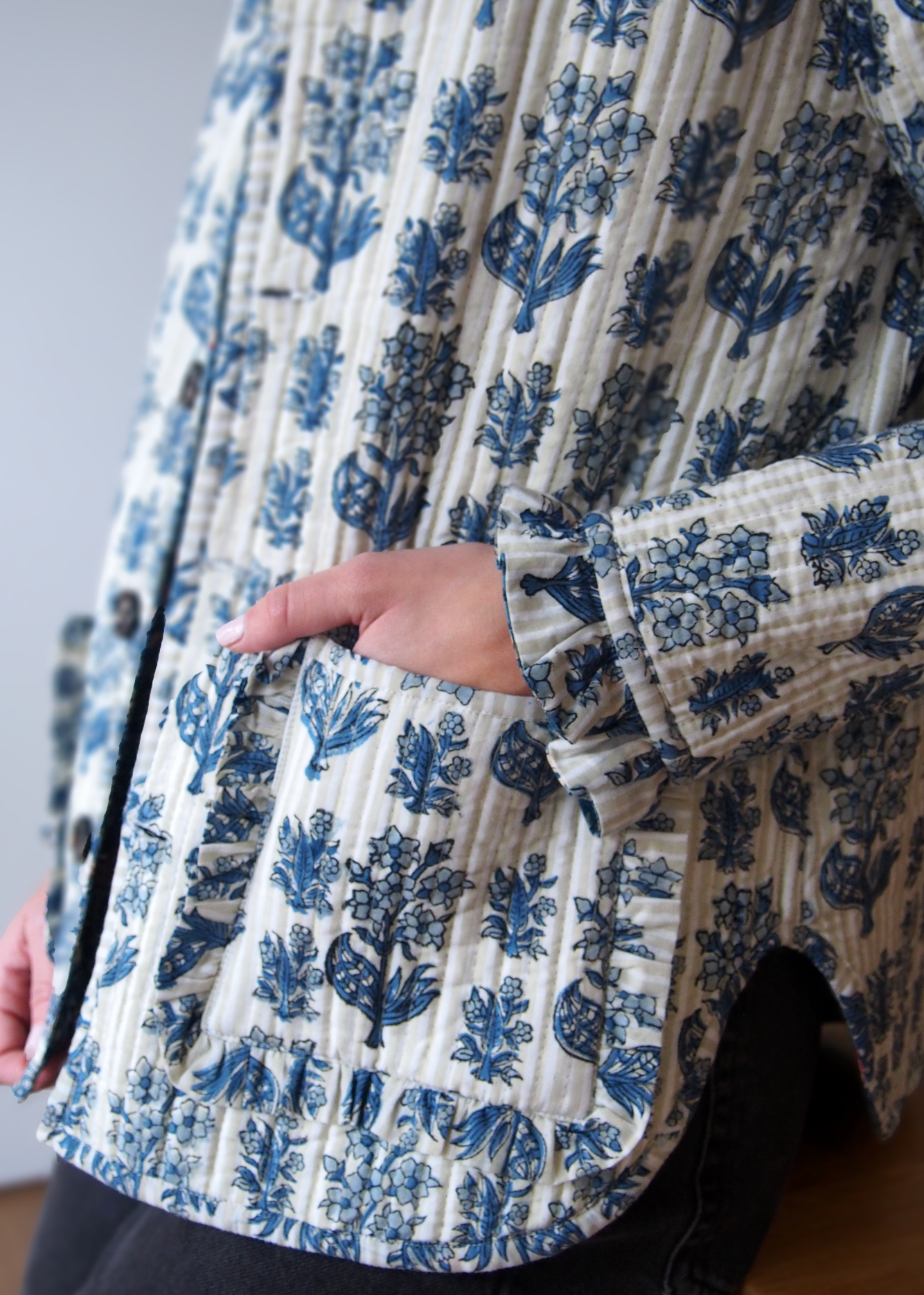 chaqueta acolchada reversible flores azul