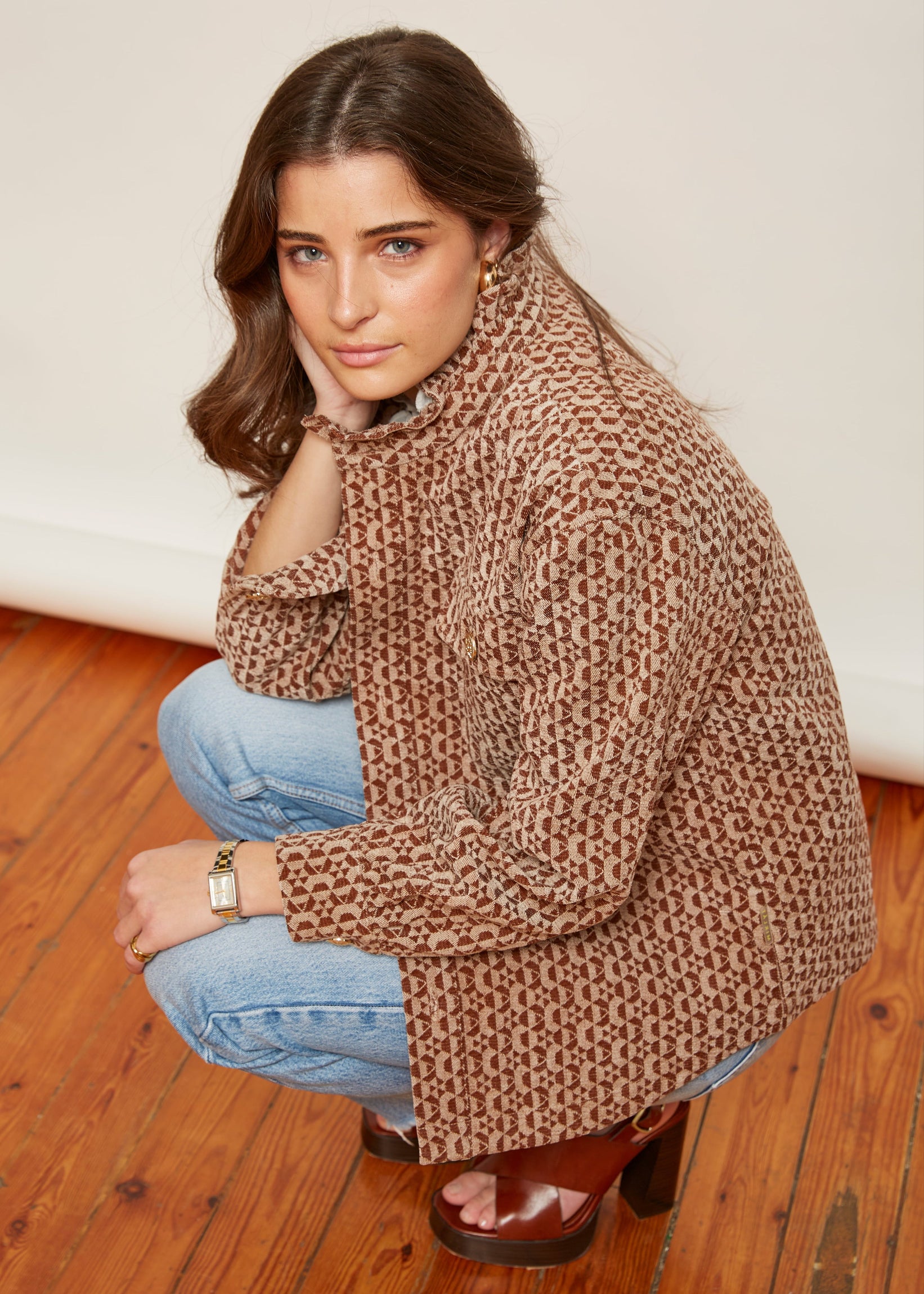 chaqueta etnica camel botones