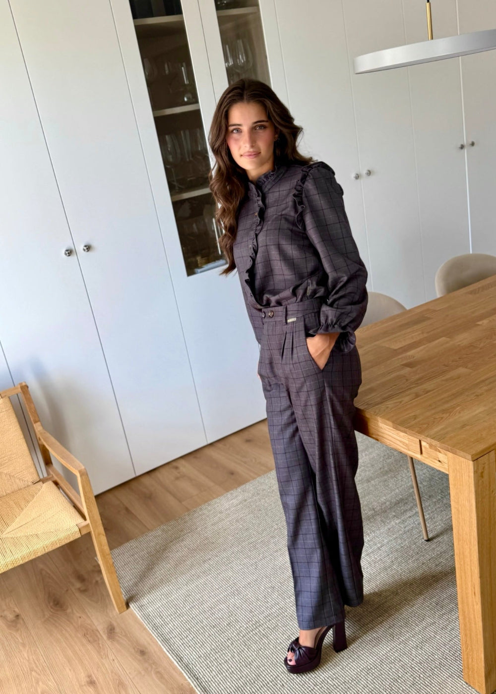 conjunto plaid gris cuadros volantes