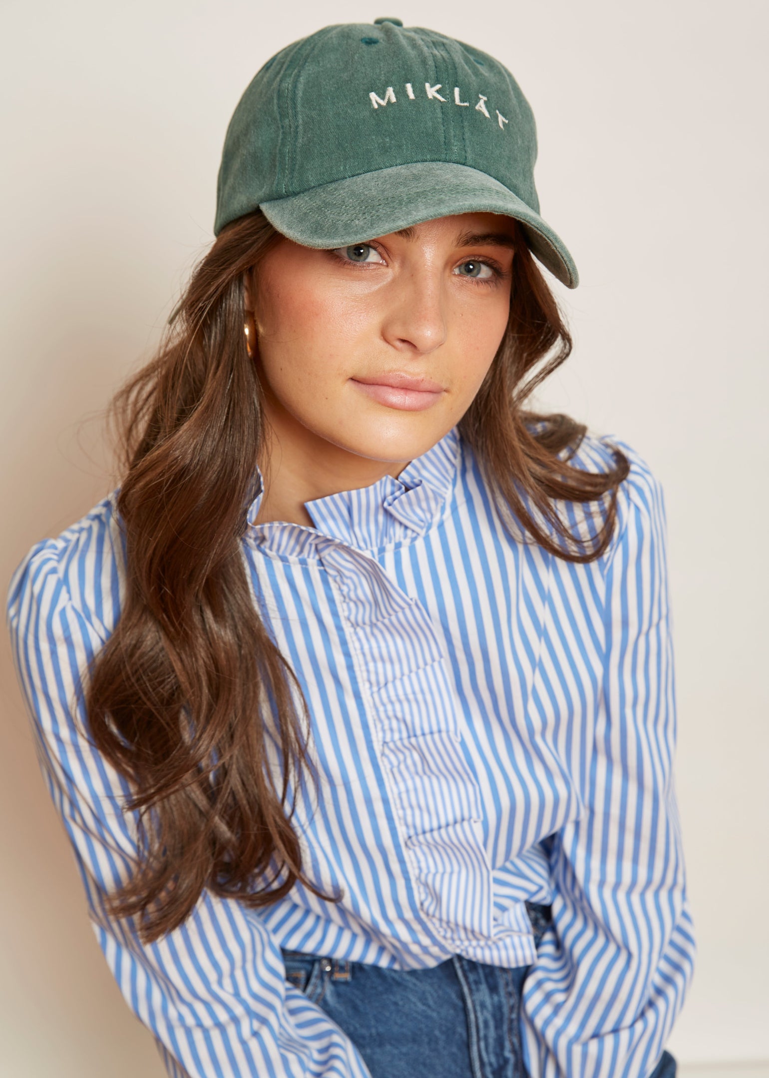 gorra logo verde miklat