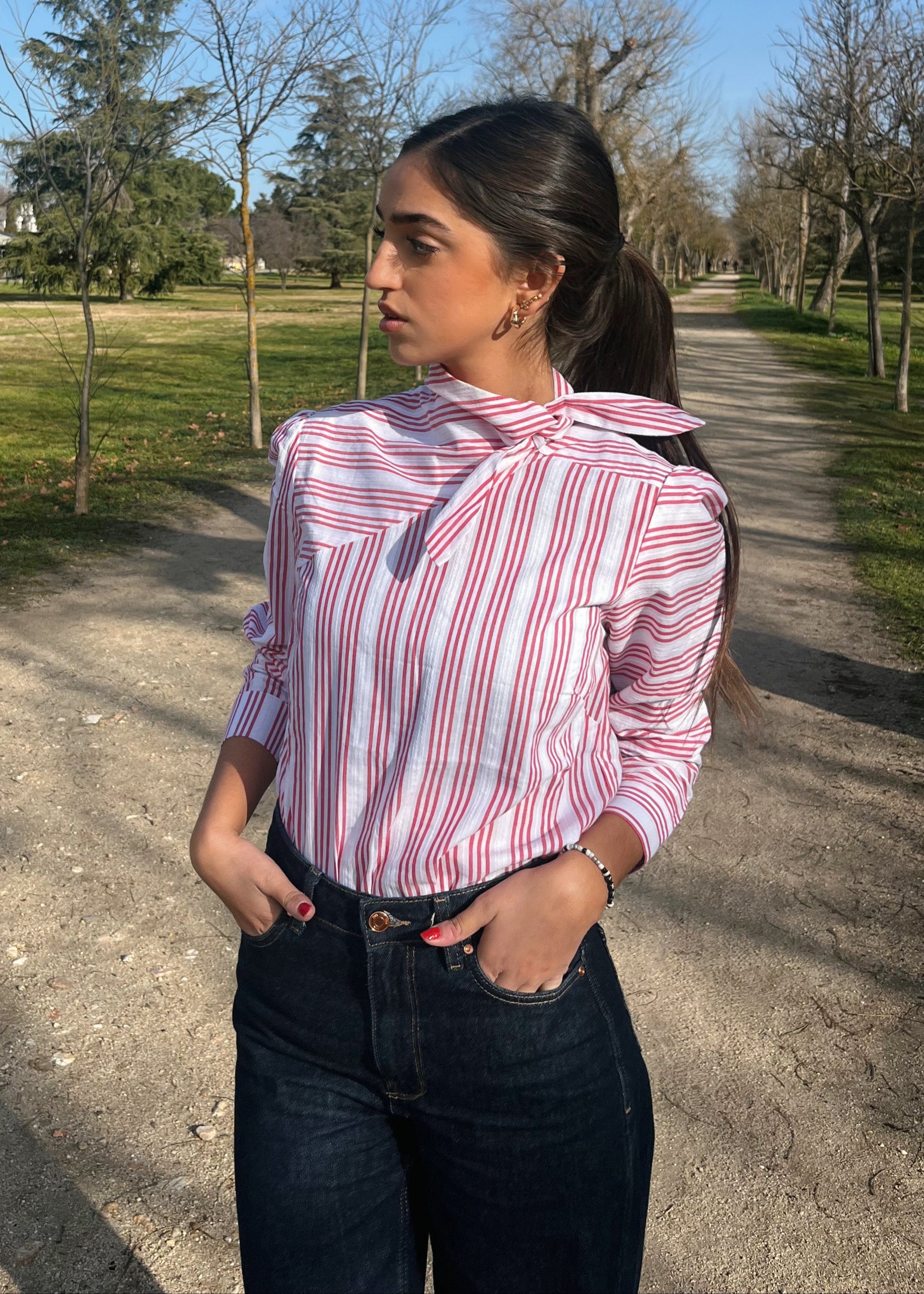 BLUSA EMI RAYAS ROJAS