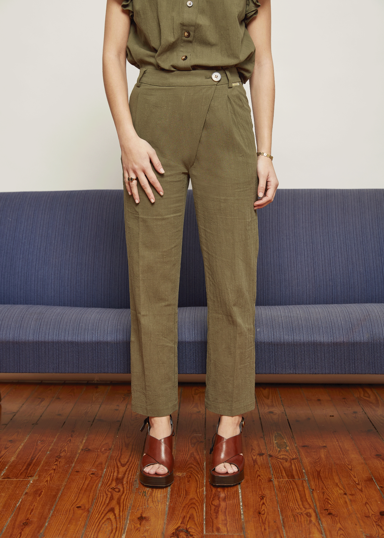 pantalon kaki cruzado algodón