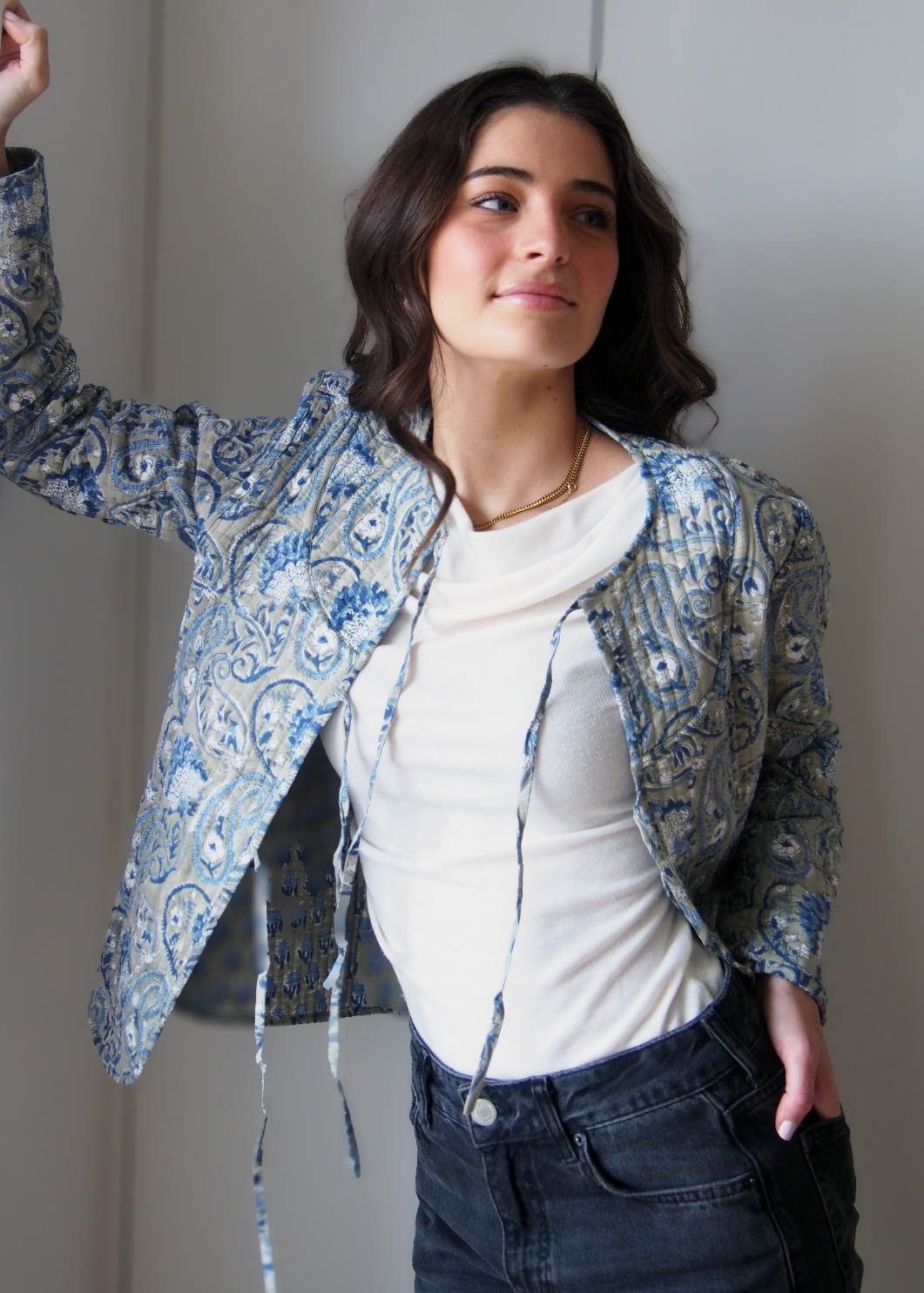 chaqueta acolchada verde cordones