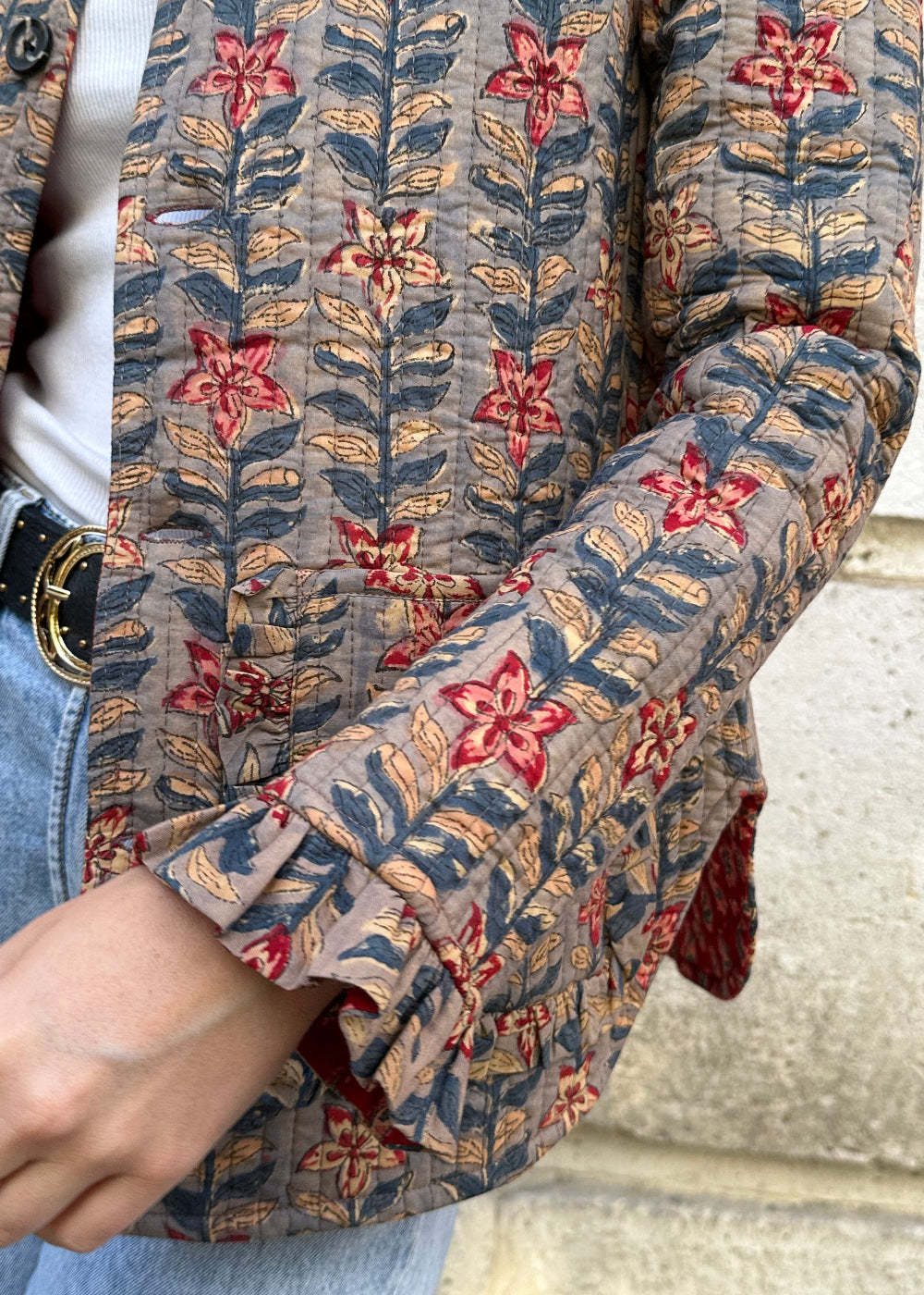 chaqueta reversible acolchada gris y roja