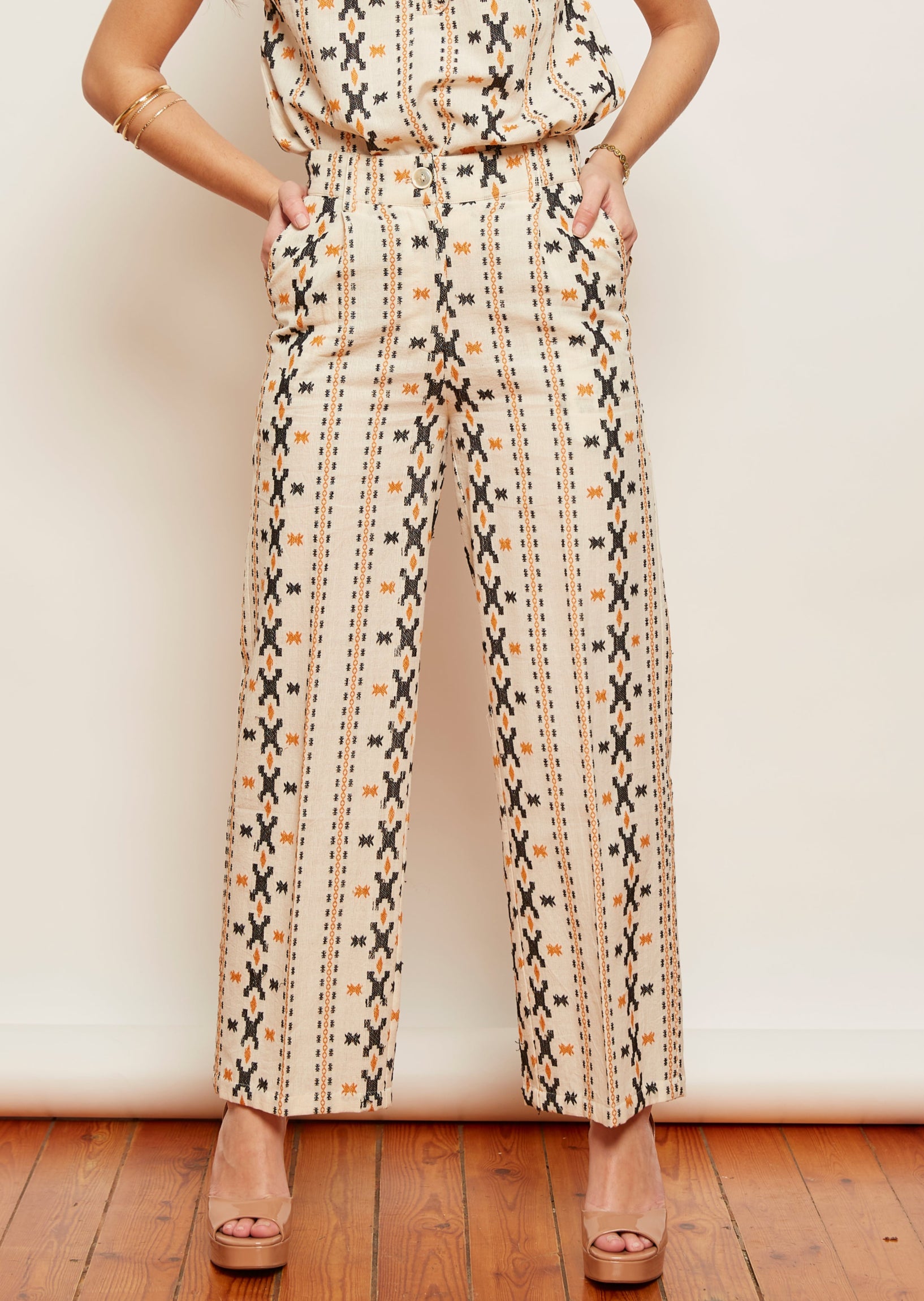 pantalón bordado algodón recto